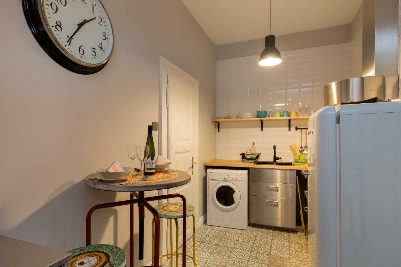 Apartament Deluxe Twin studio in Kazinczy street Budapeszt Zewnętrze zdjęcie